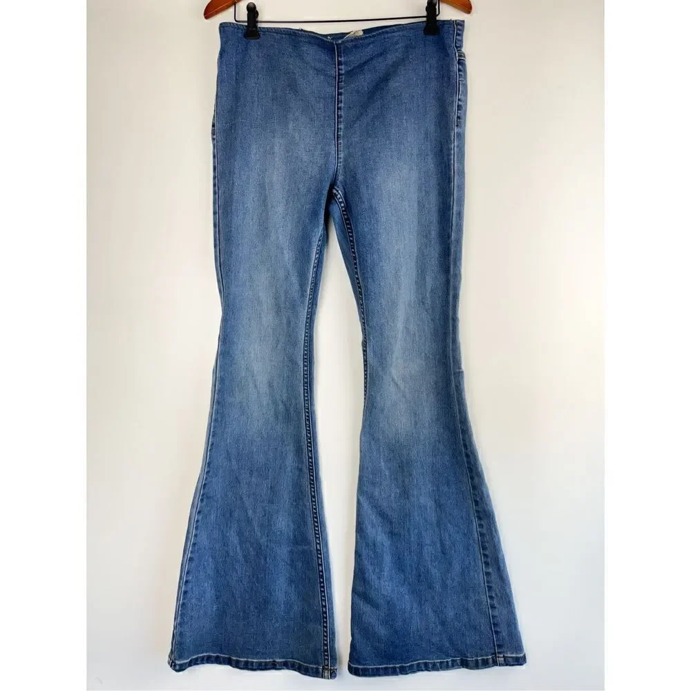 Free People Women's Blue We The Free Penny Pull-On Flare Jeans Size 30